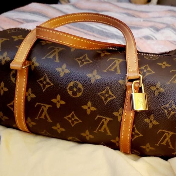 Louis Vuitton Handbags - 🎉HP🎉 Louis Vuitton Papillion Monogram 26